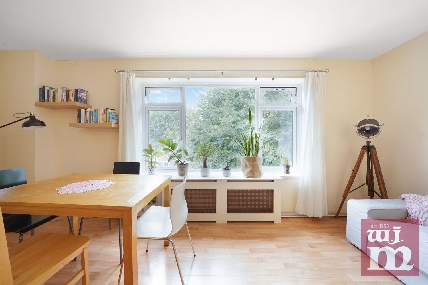 3 bed property in Fairfield Road, Bow